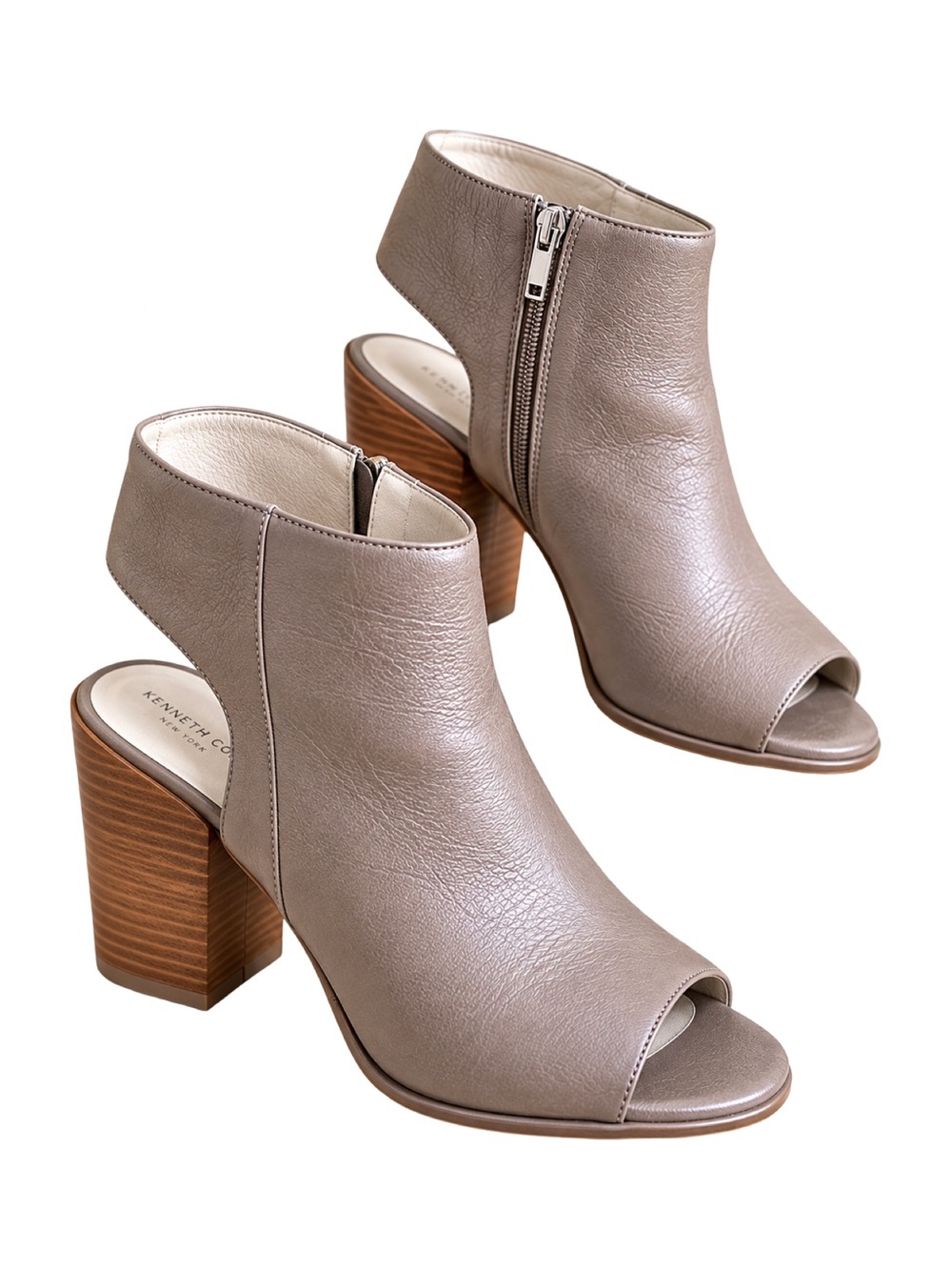 Kenneth Cole New York CHARLO peep toe booties size 9 taupe 2.5” block heel EUC